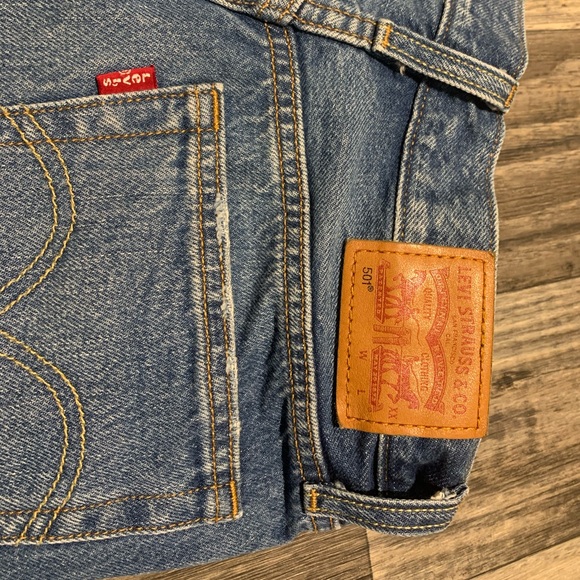 LEVIS 501 Jean Shorts - Picture 4 of 5